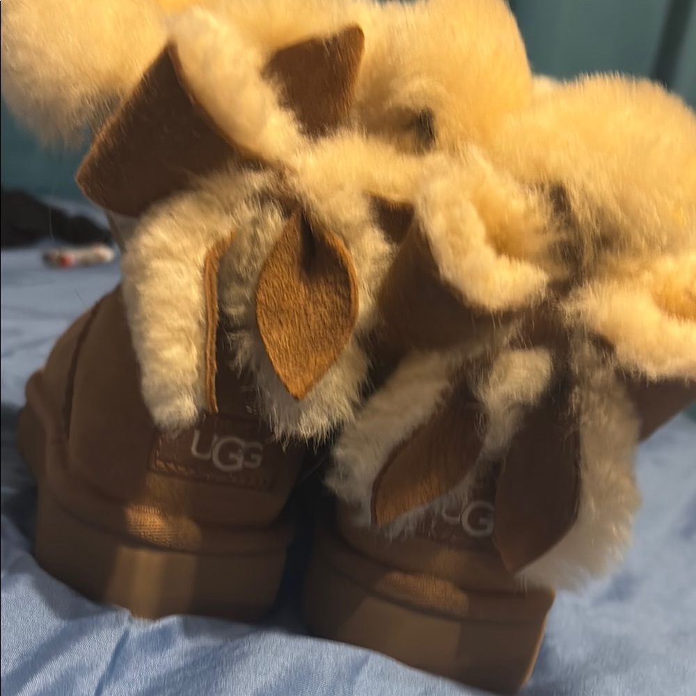 UGG Chestnut Boots with Shearling Cuff